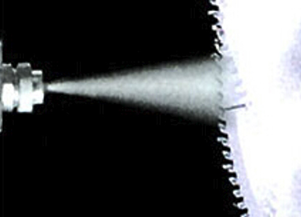 鋁材切割機(jī)能不能干切？需要潤(rùn)滑油嗎？