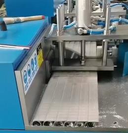 鋁型材下料機(jī)的鋸切速度與什么有關(guān)系？