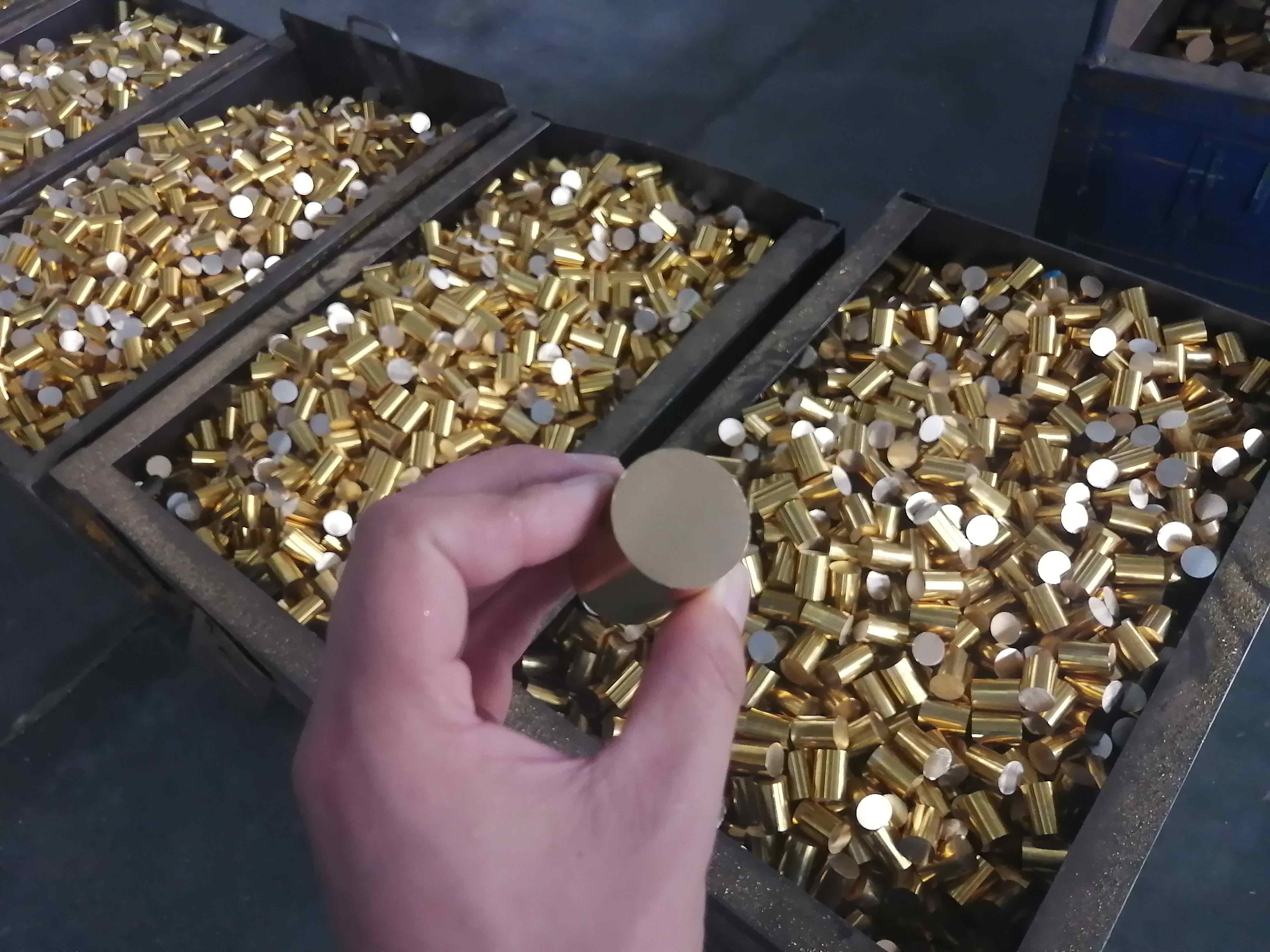 【南京】全自動銅材切割機SDY-Q300鋸切30mm小銅棒，客戶半年后下單了