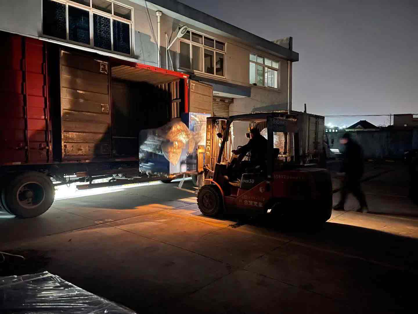 【紹興】鋁型材切割代加工使用的是小型切鋁機SDY-Q300，立刻找廠家訂購