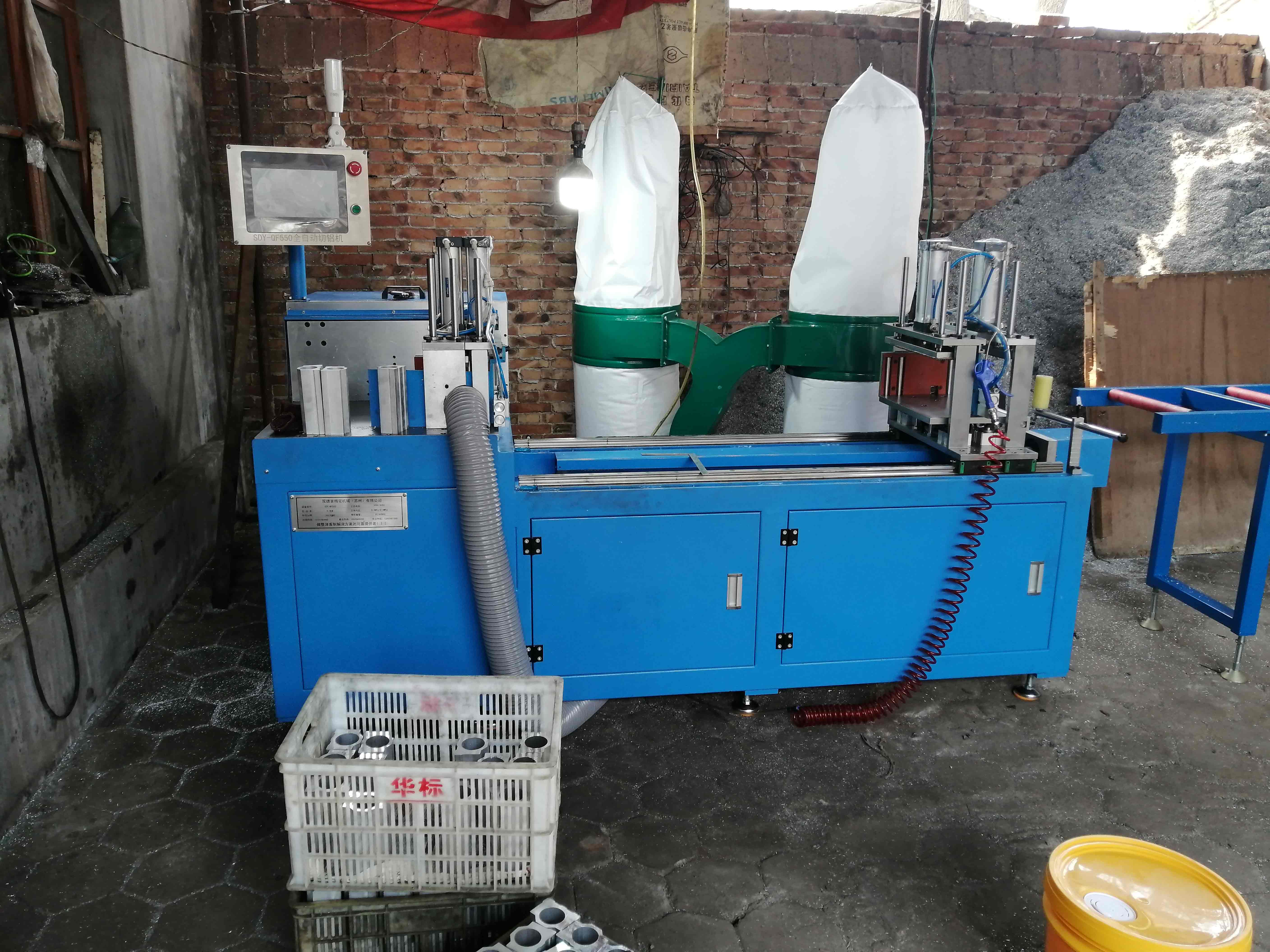 來(lái)自農(nóng)村的鋁材切割機(jī)客戶(hù)-2