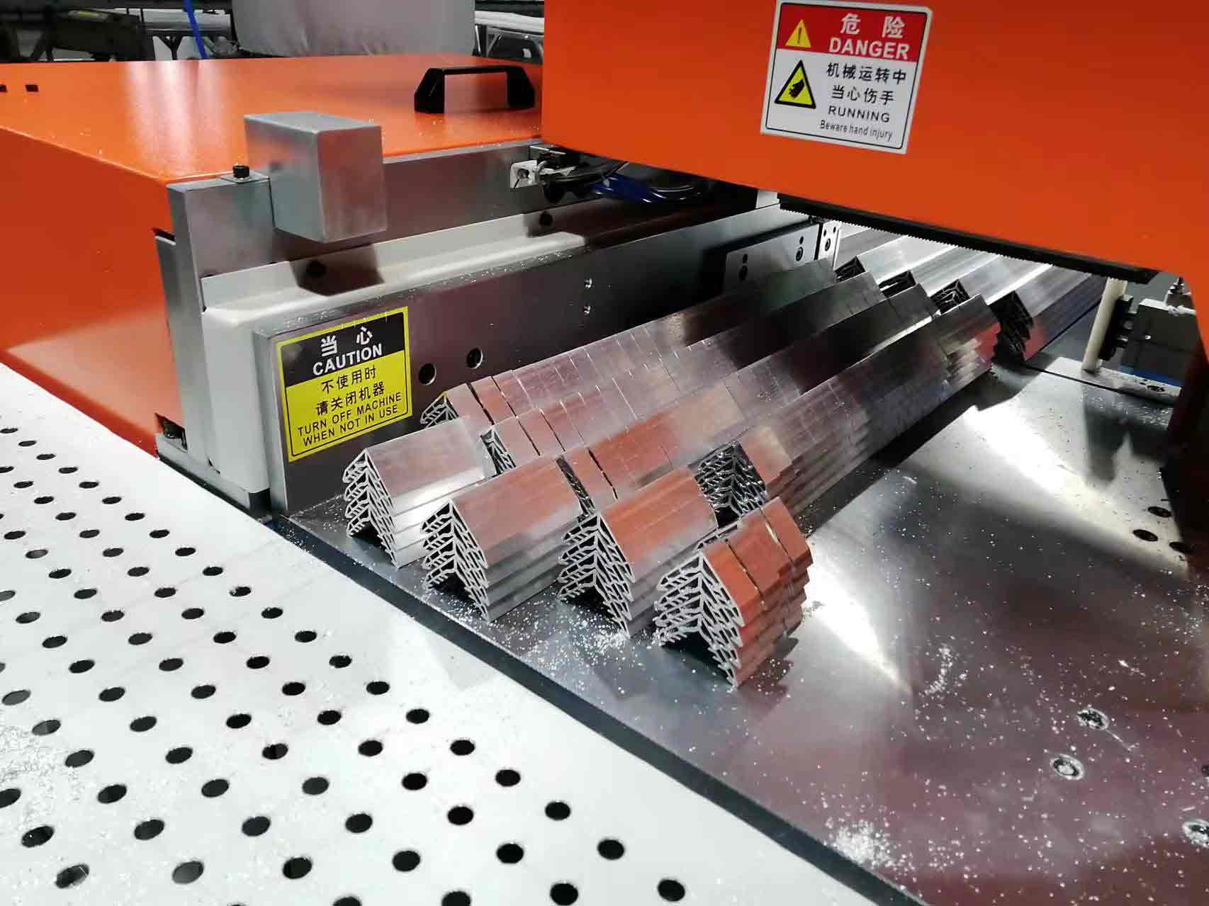 這樣的全自動角碼鋸-“高效率”“低損耗”“超省料”被光伏行業(yè)鐘愛