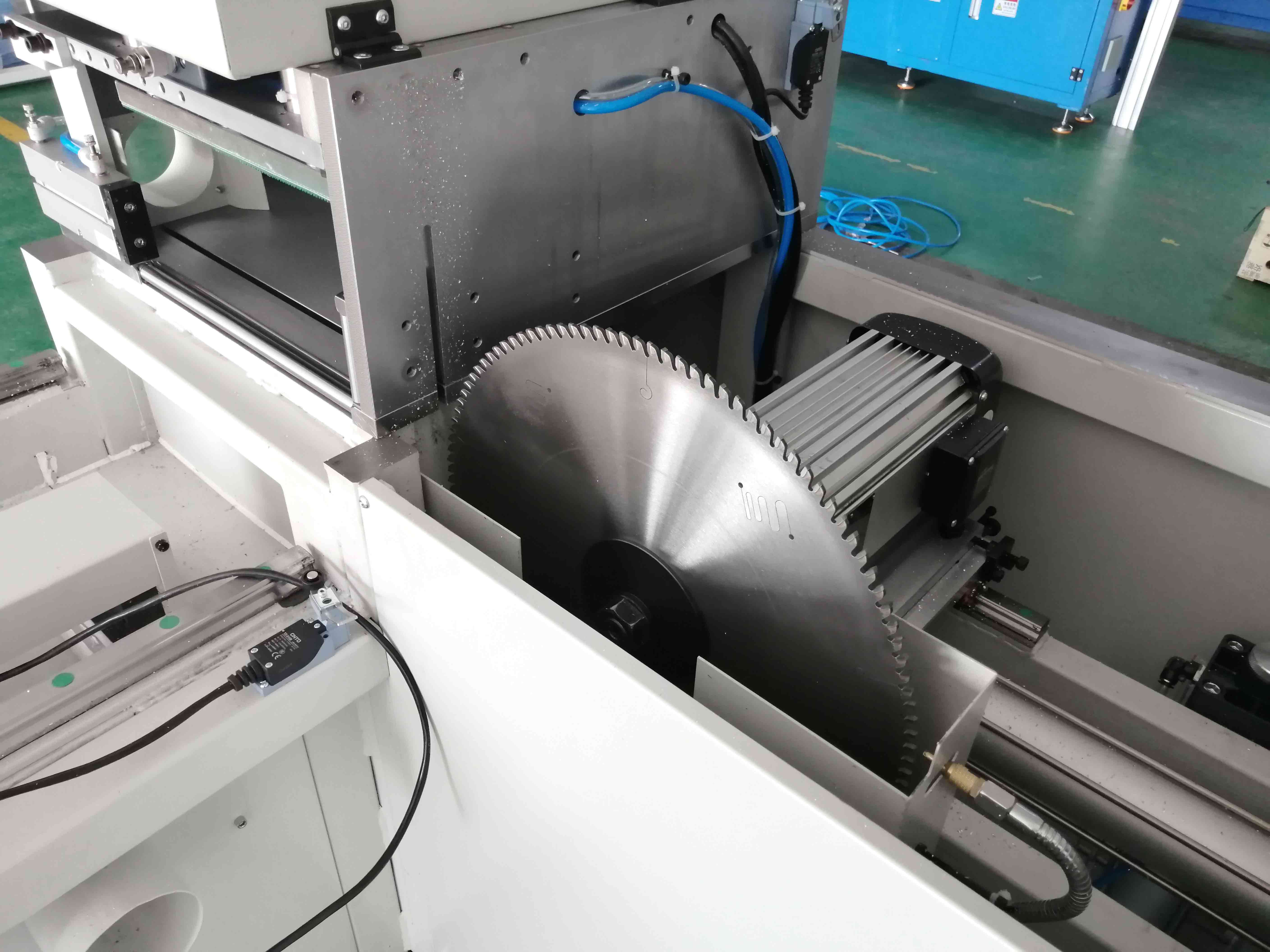 切割鋁型材使用梯平齒形合金鋸片如何確定齒數和厚度？