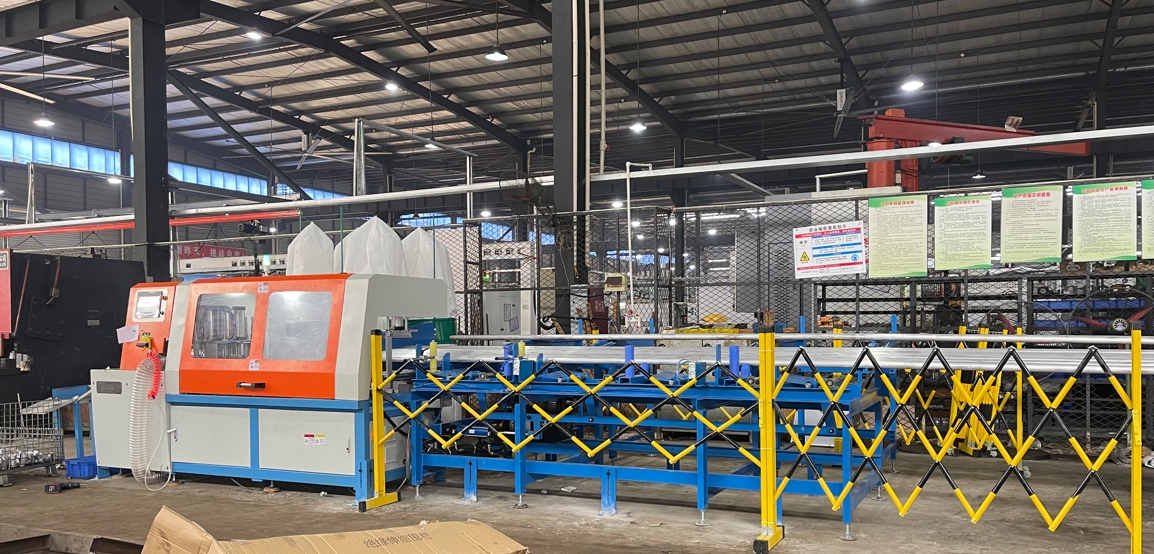 鋁圓棒自動(dòng)上料鋸-2 鋁圓棒自動(dòng)上料鋸-2